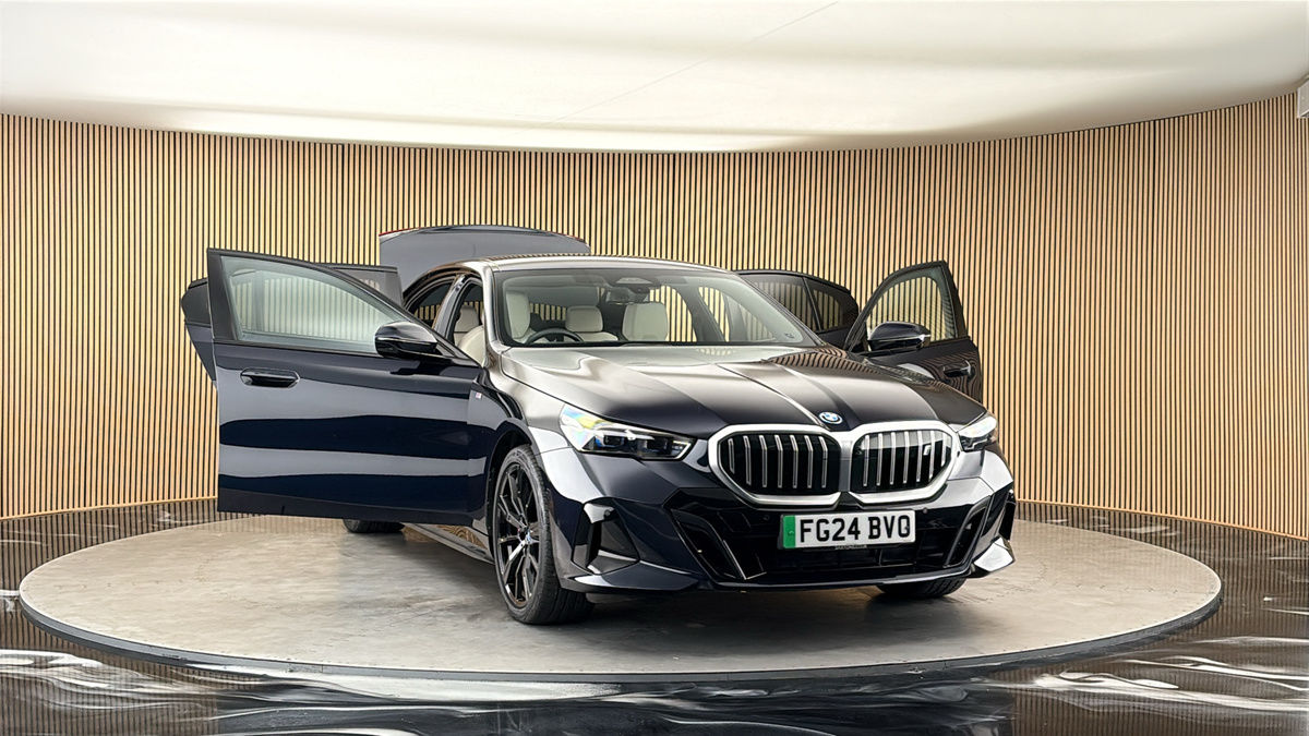 More views of BMW i5