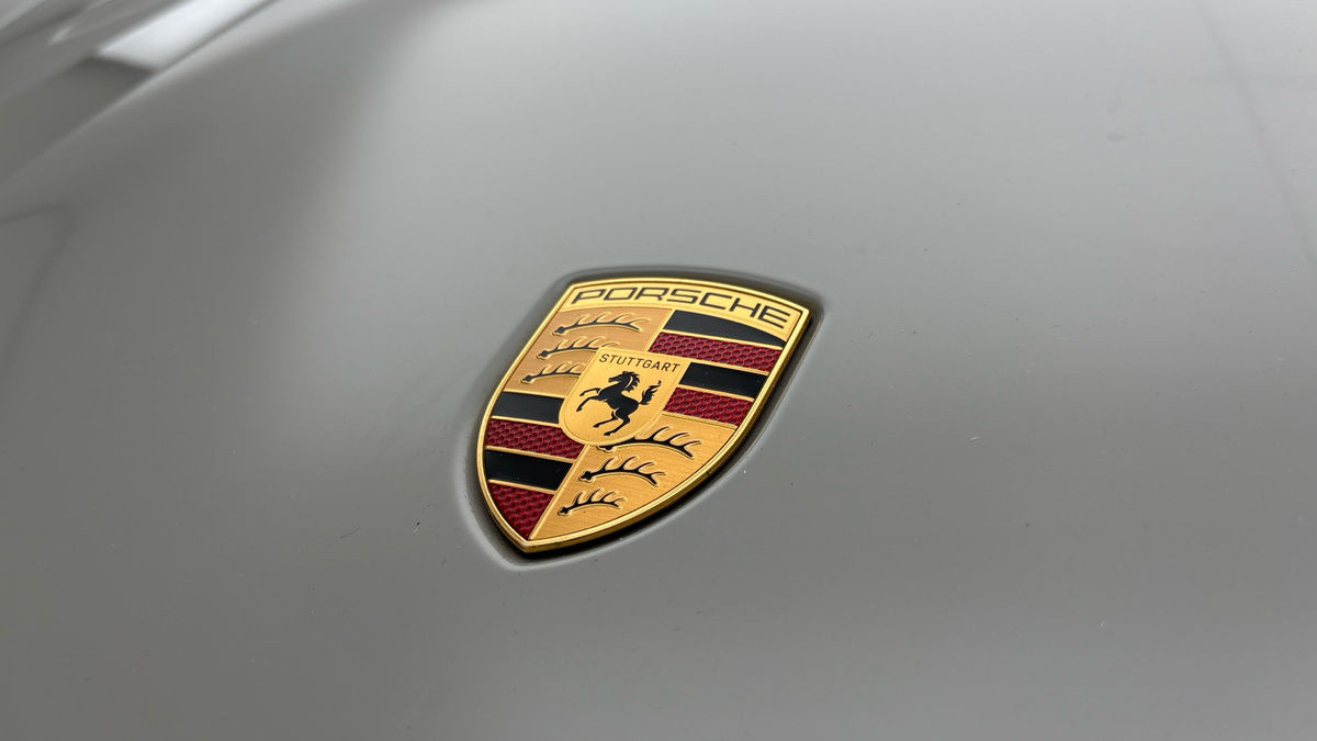 Porsche Taycan Image 24