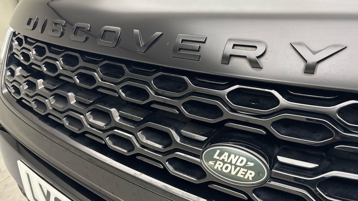 Land Rover Discovery Sport Image 24