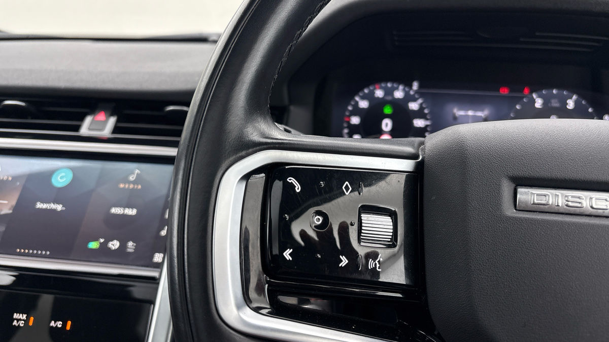 Land Rover Discovery Sport Image 13