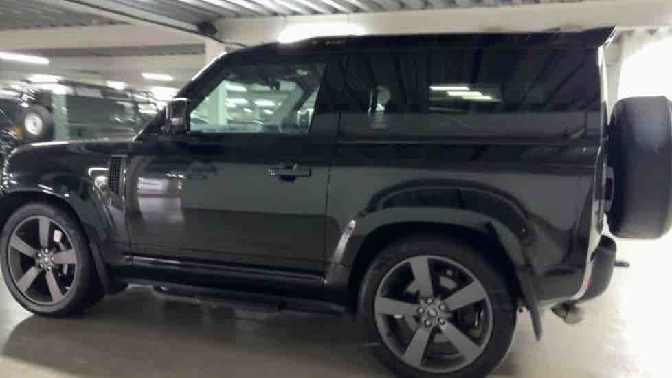 More views of Land Rover Defender 90