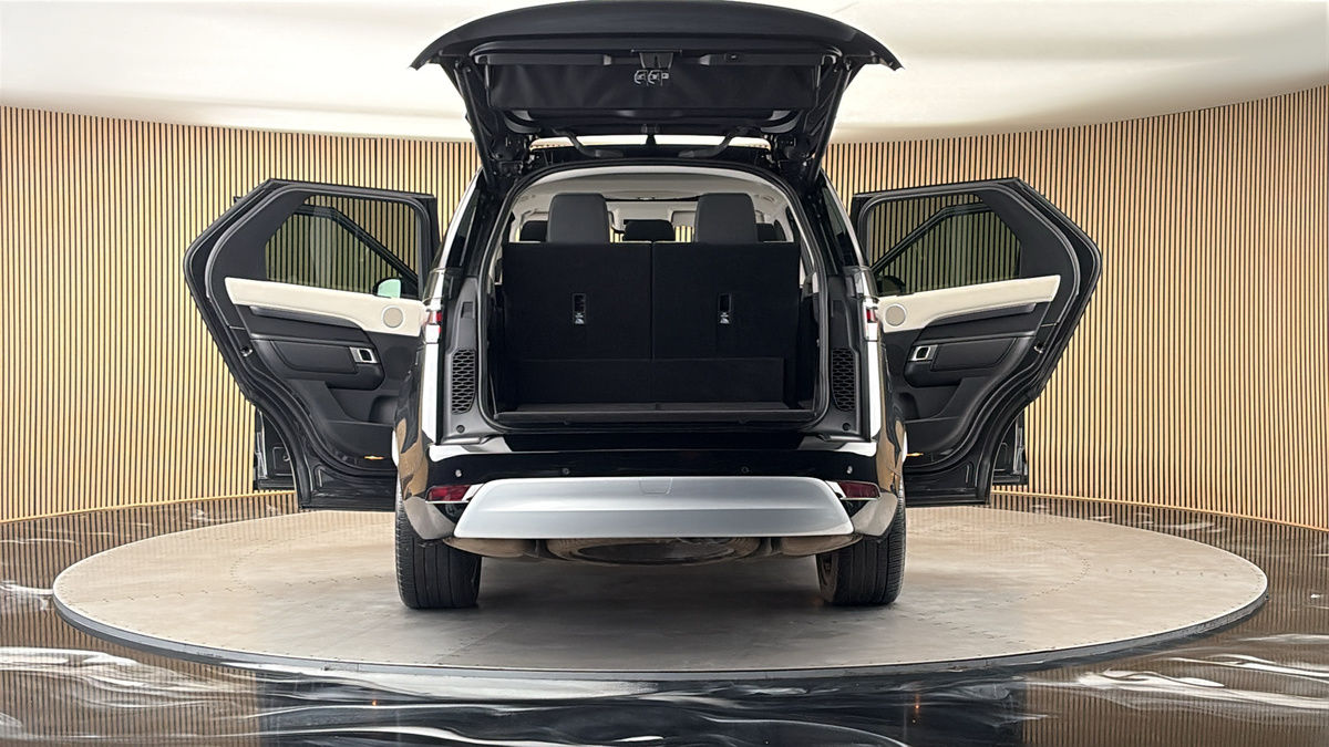 More views of Land Rover Discovery