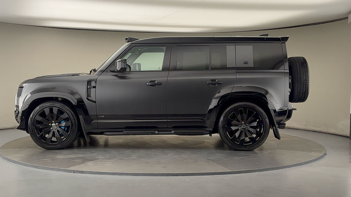 Land Rover Defender 110 Urban Image 30