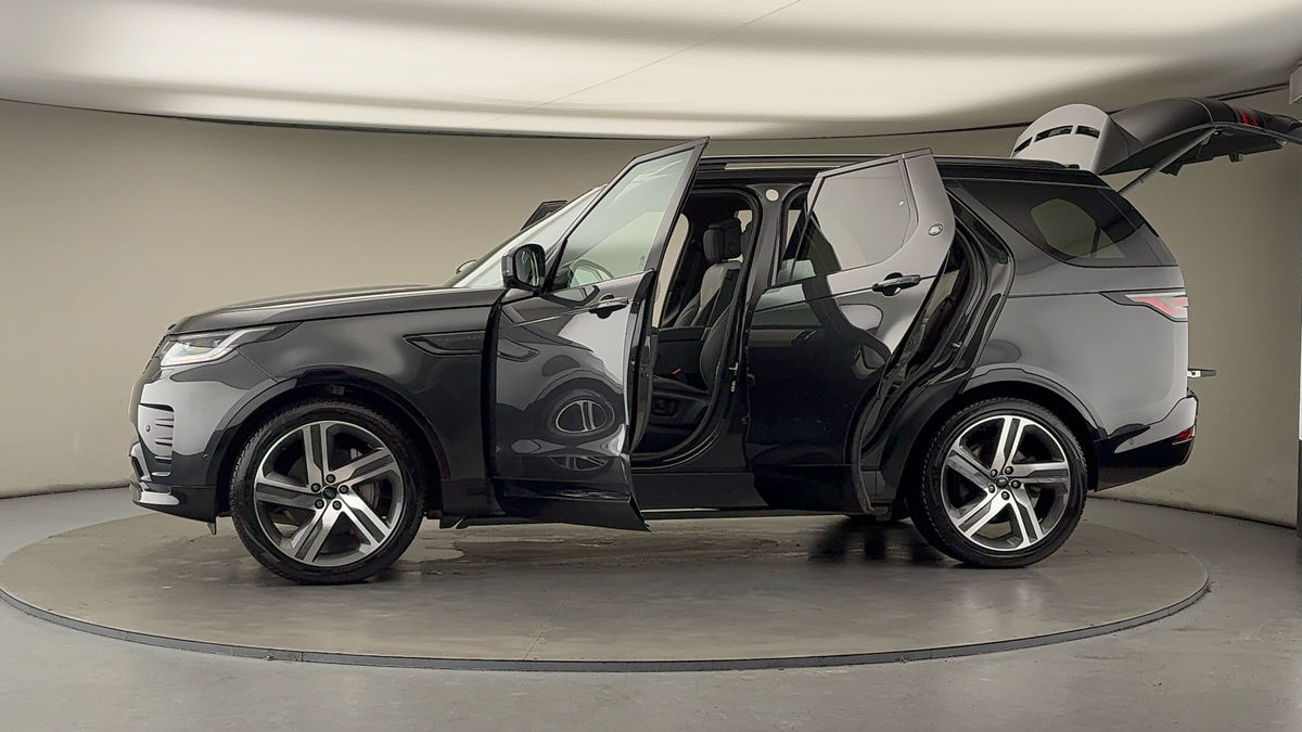 More views of Land Rover Discovery