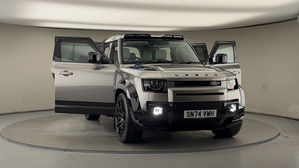 More views of Land Rover Defender 110