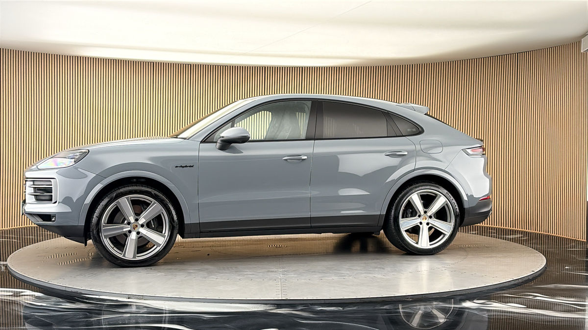 More views of Porsche Cayenne