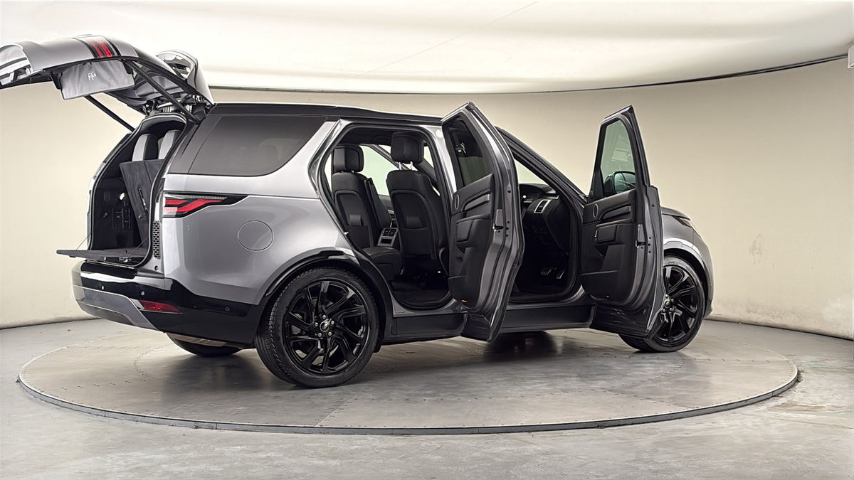 More views of Land Rover Discovery