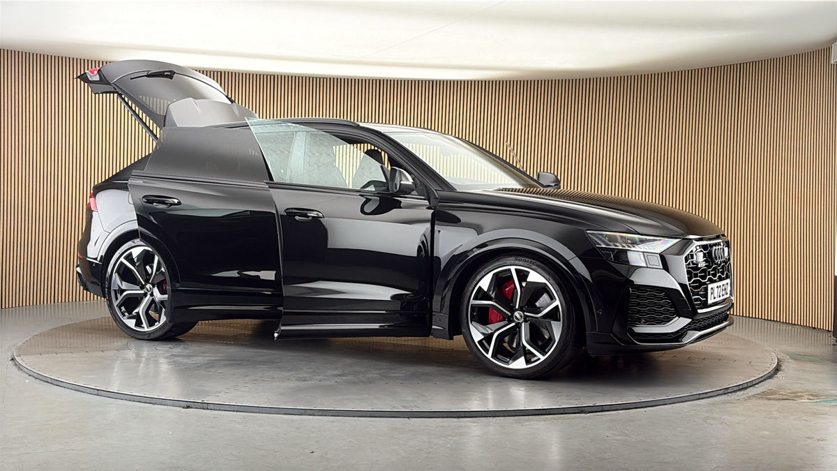 More views of Audi RSQ8