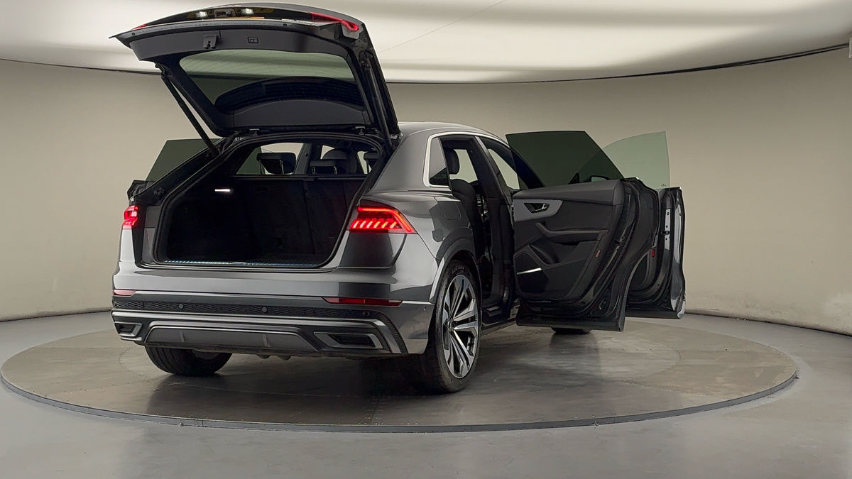 More views of Audi Q8