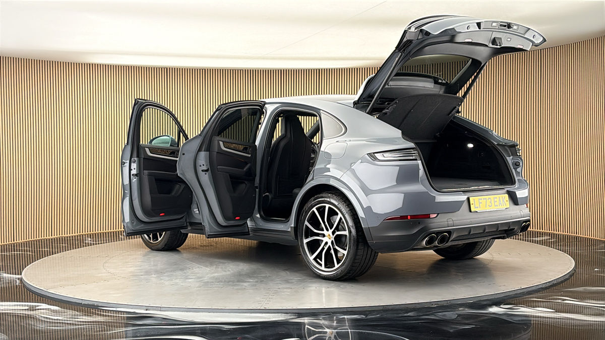 More views of Porsche Cayenne