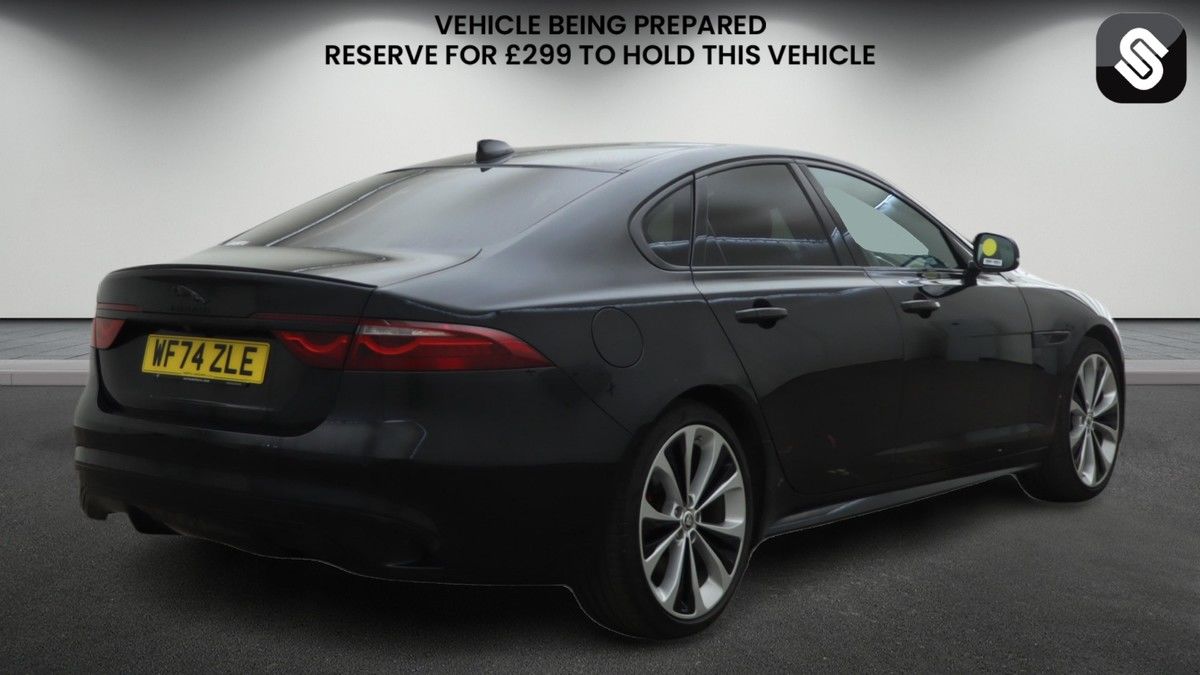Jaguar XF Image 4
