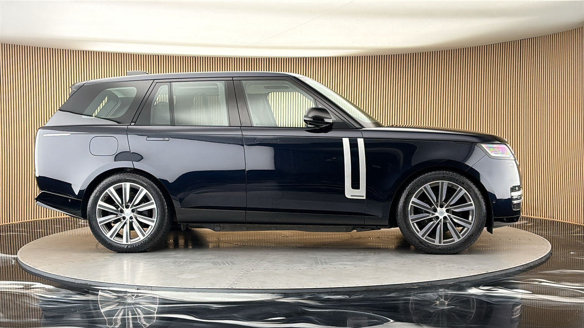 More views of Land Rover Range Rover