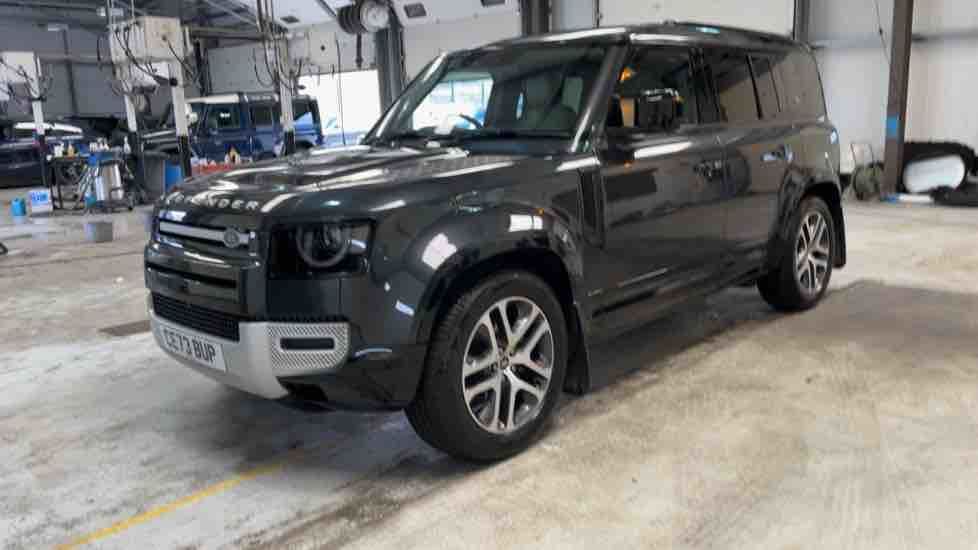 More views of Land Rover Defender 110