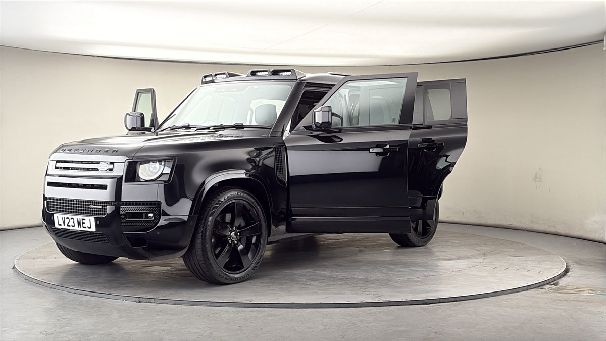 More views of Land Rover Defender 110