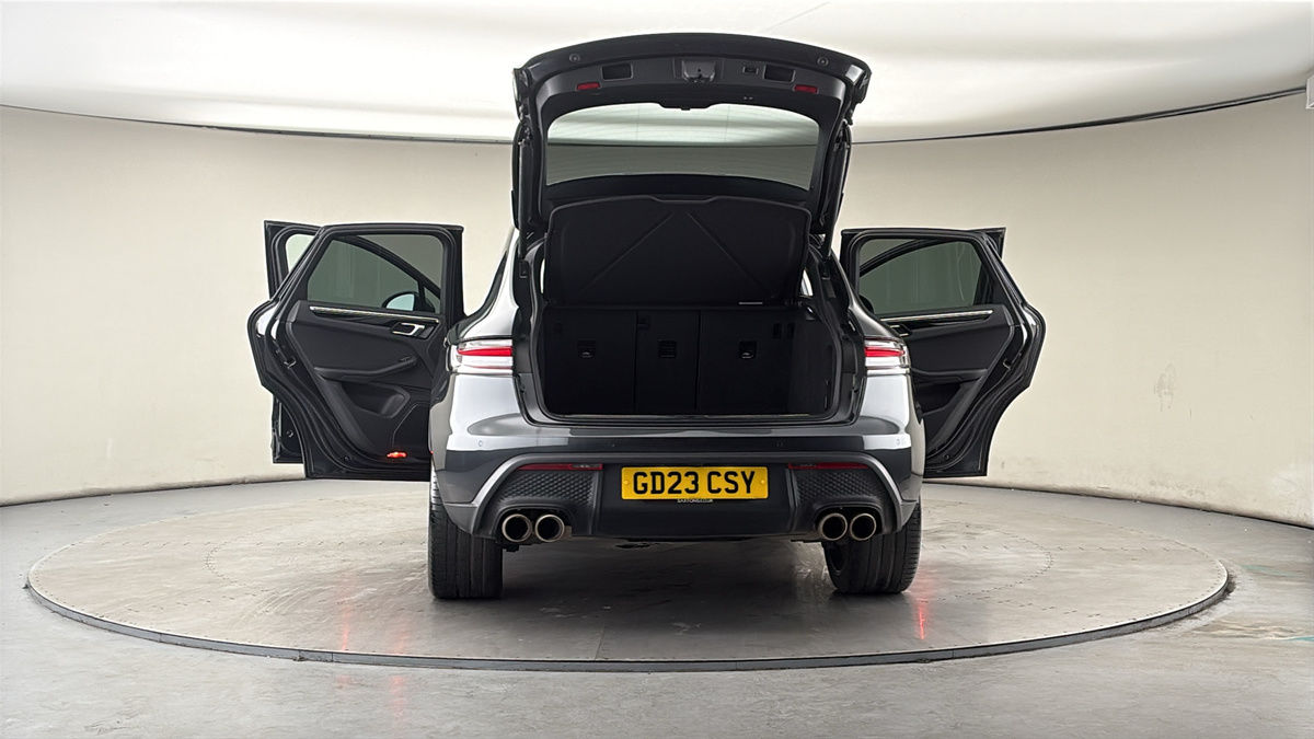 More views of Porsche Macan