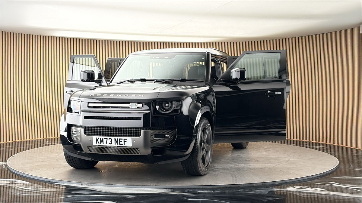 More views of Land Rover Defender 110