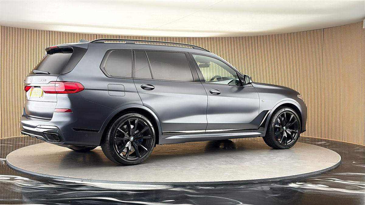 More views of BMW X7