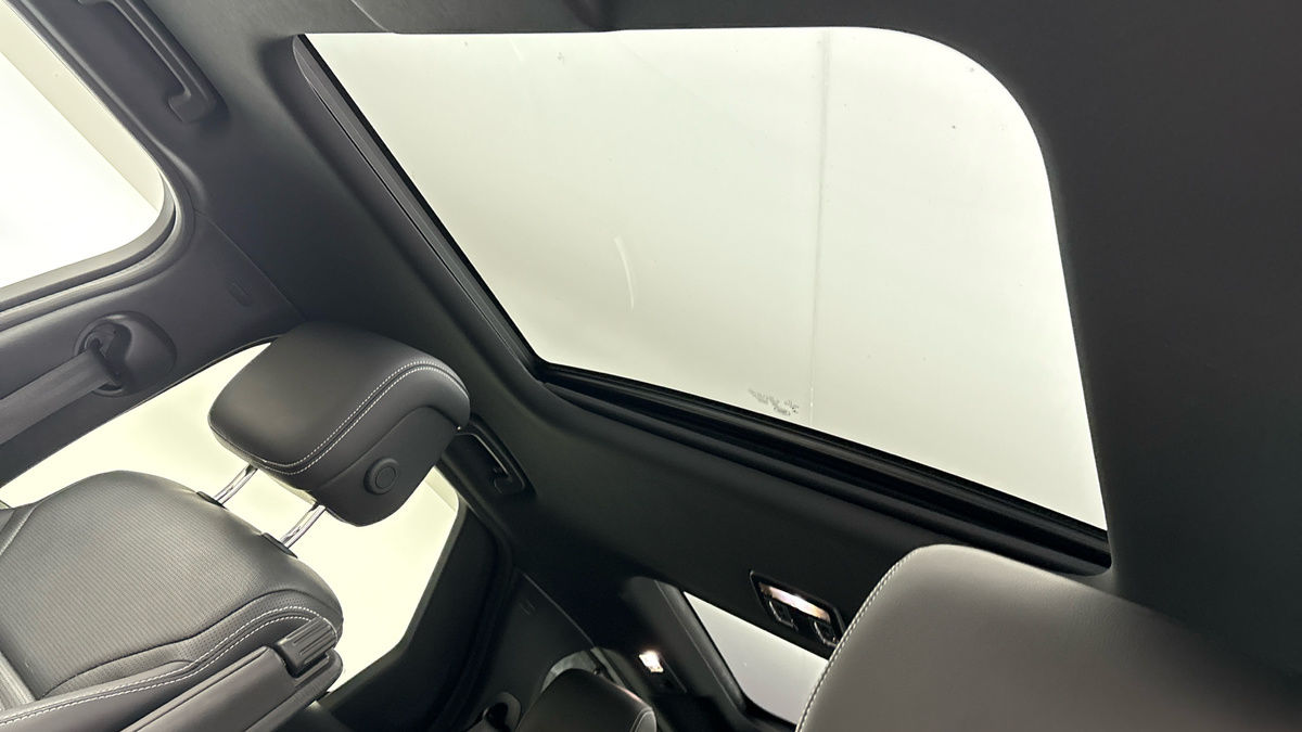 Land Rover Discovery Image 18