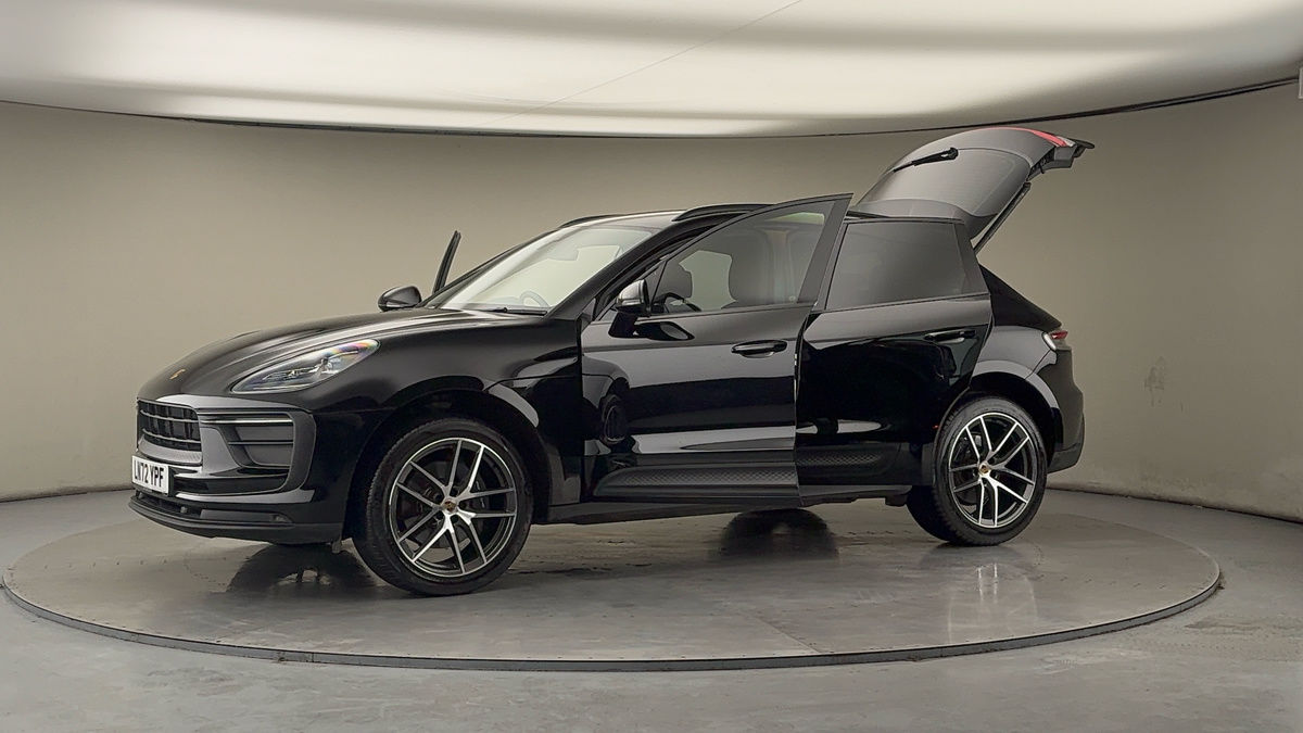 More views of Porsche Macan