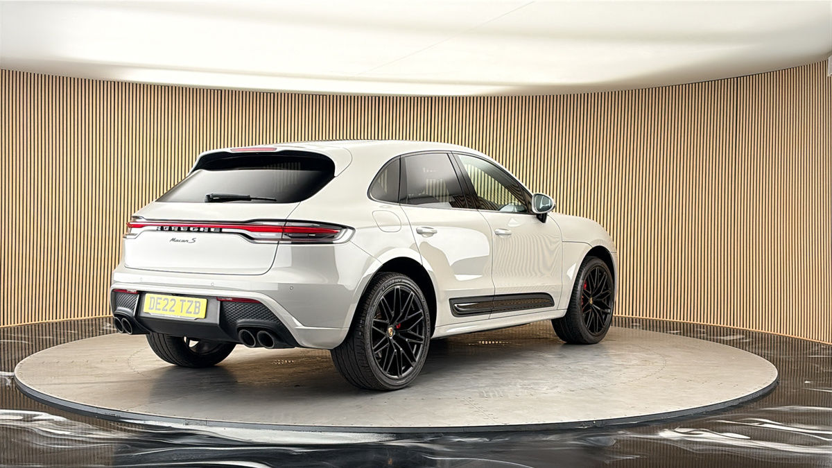 More views of Porsche Macan