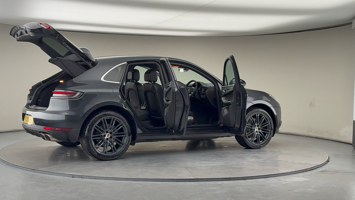 More views of Porsche Macan