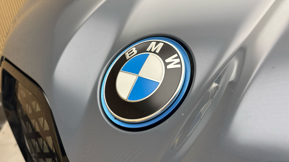 BMW iX Image 24