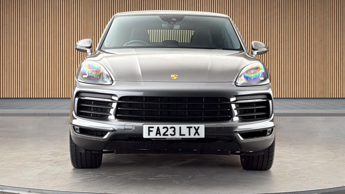 Porsche Cayenne Image 3