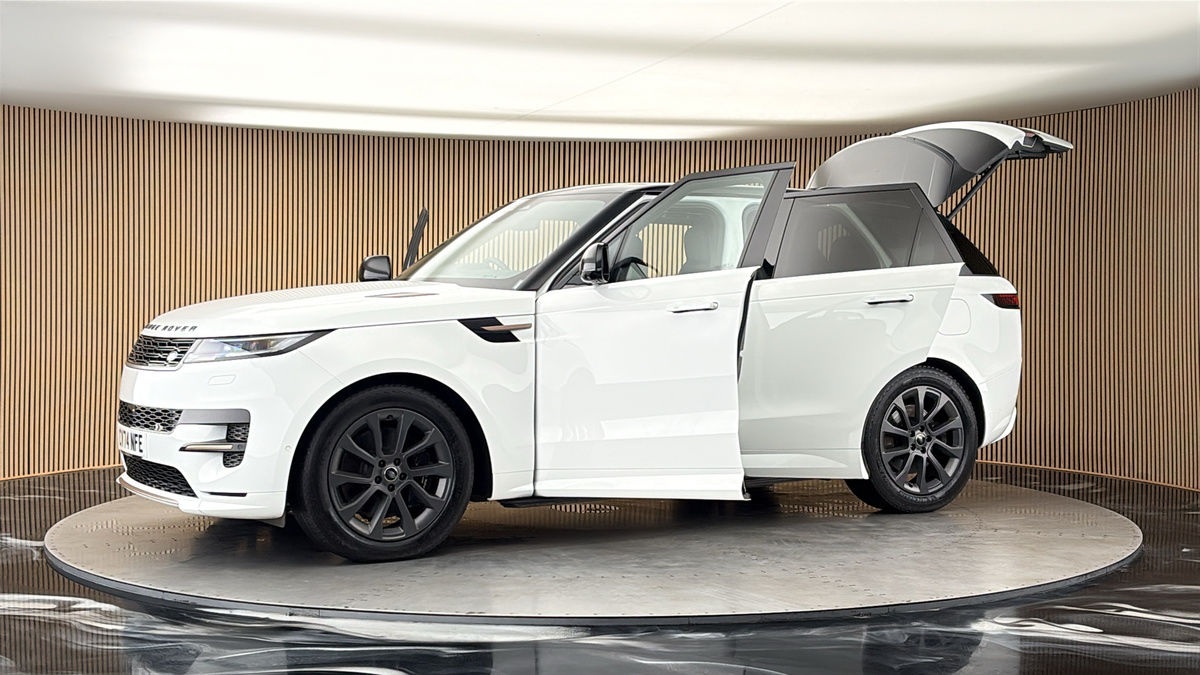 More views of Land Rover Range Rover Sport