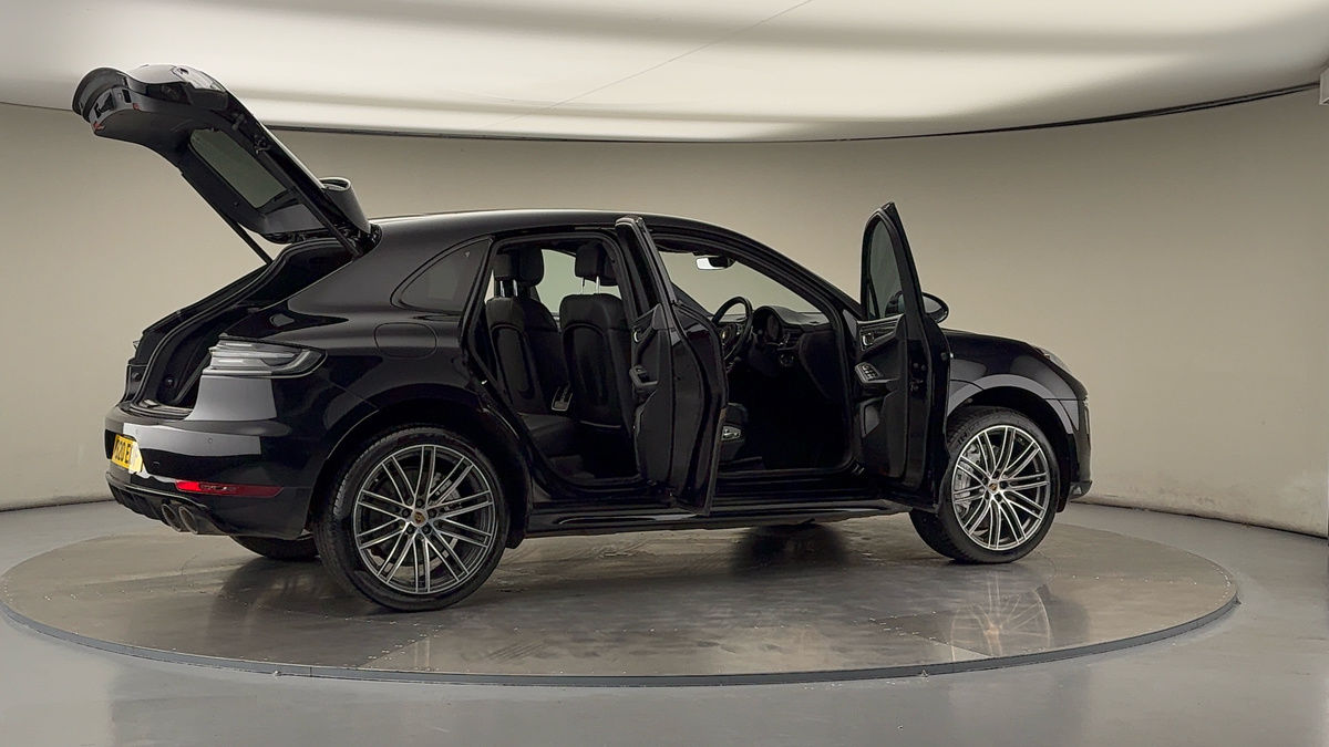 More views of Porsche Macan