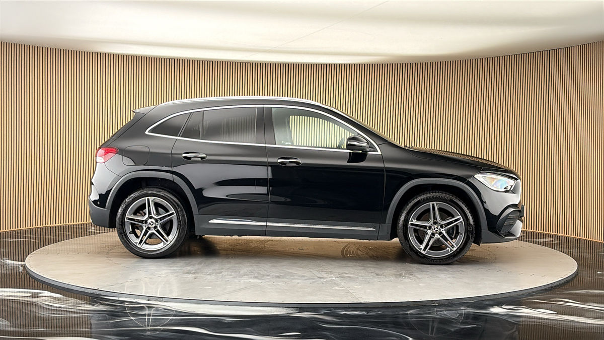 More views of Mercedes-Benz GLA