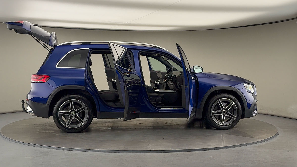 More views of Mercedes-Benz GLB