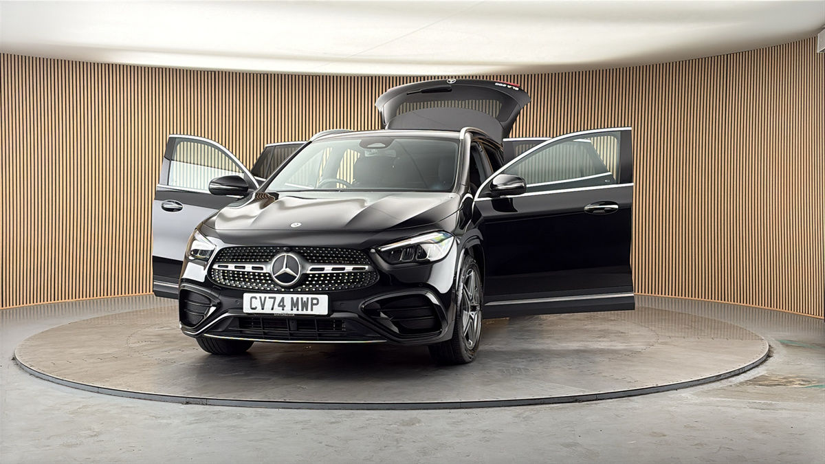 More views of Mercedes-Benz GLA