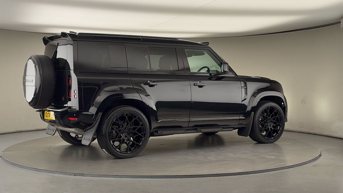 More views of Land Rover Defender 110