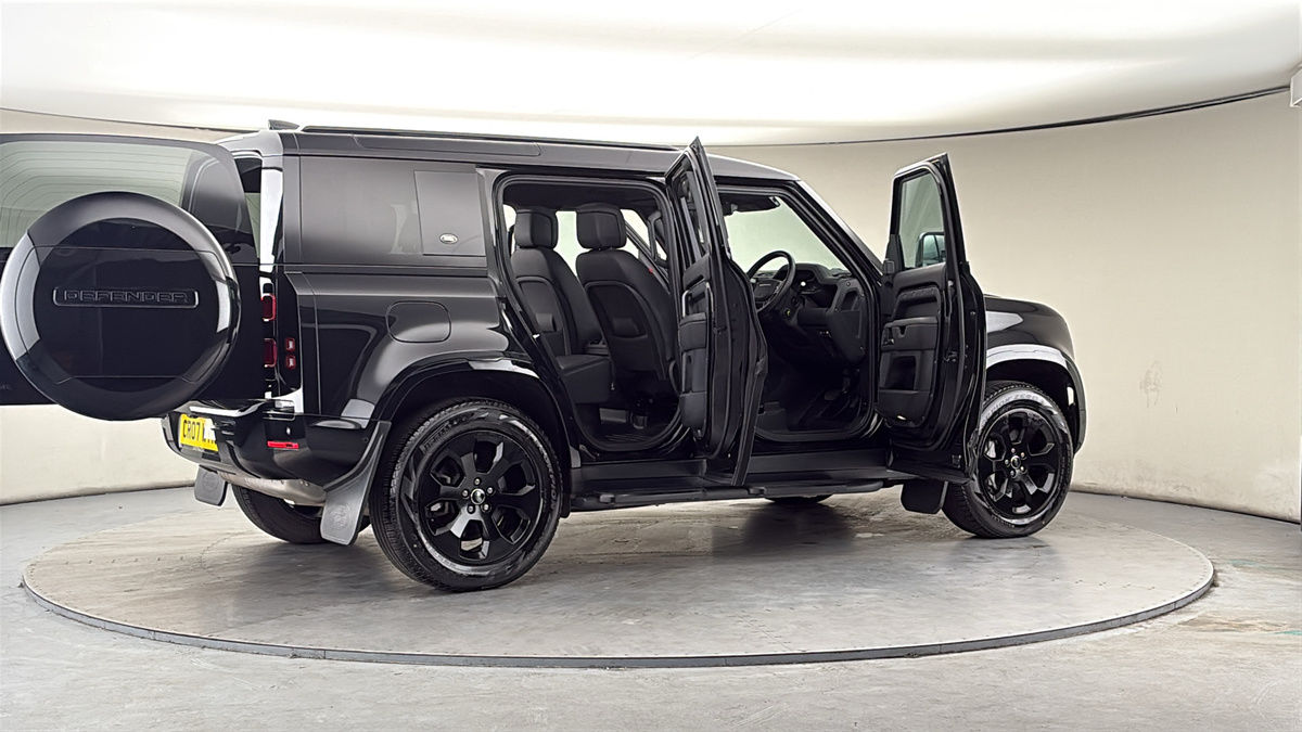 More views of Land Rover Defender 110