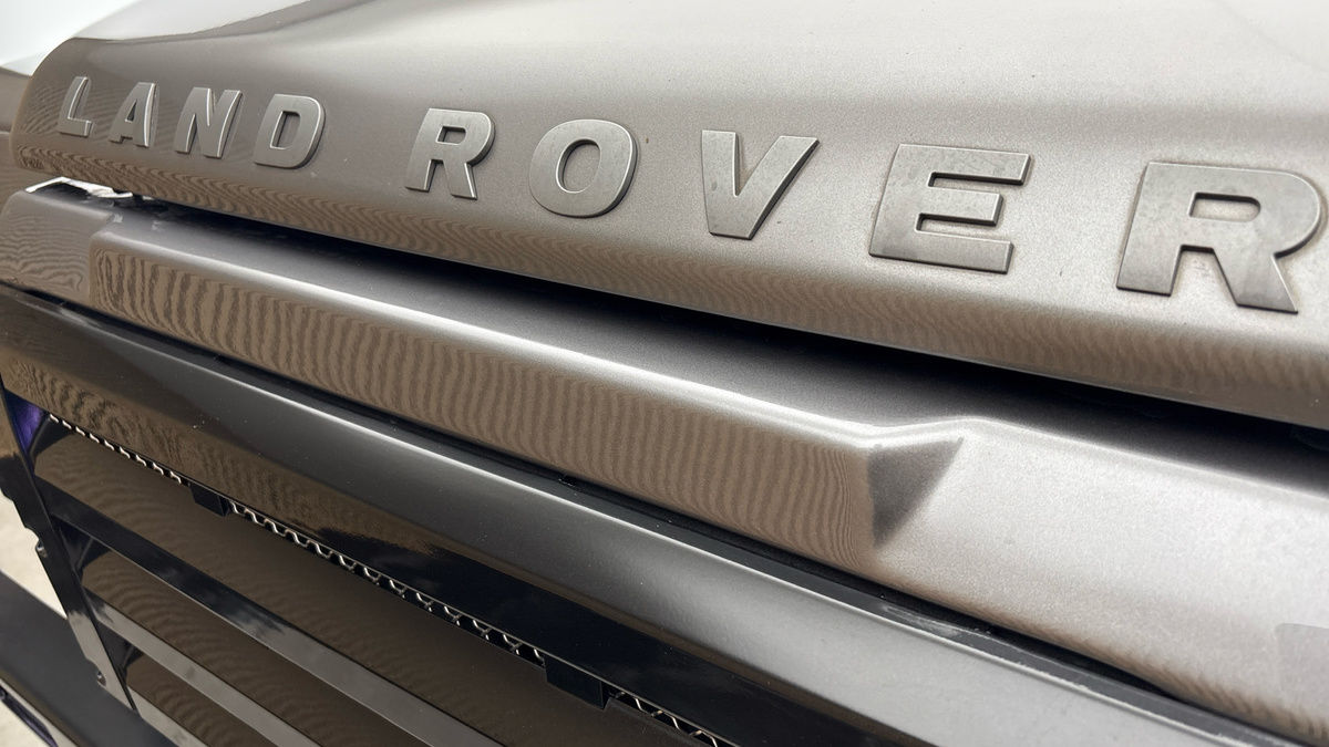 Land Rover Defender 90 Image 24