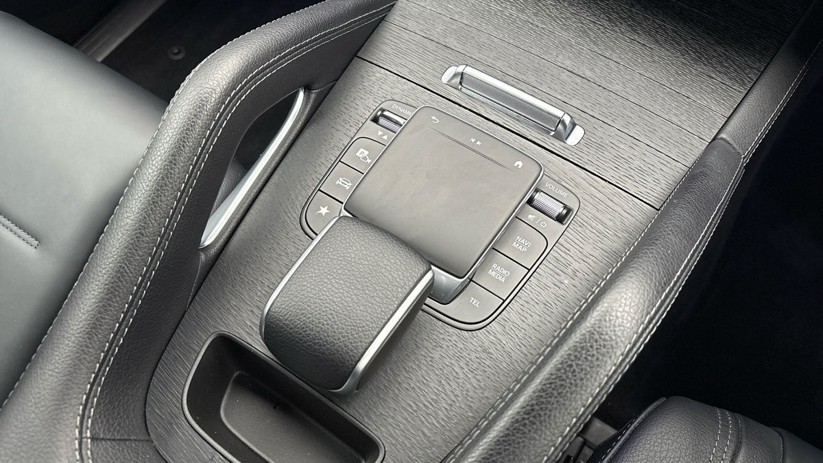 Mercedes-Benz GLE Image 25