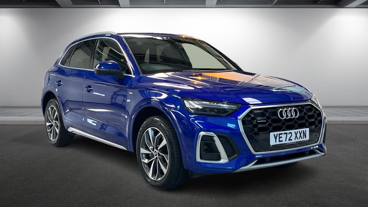 Audi Q5 Sticky Header Image