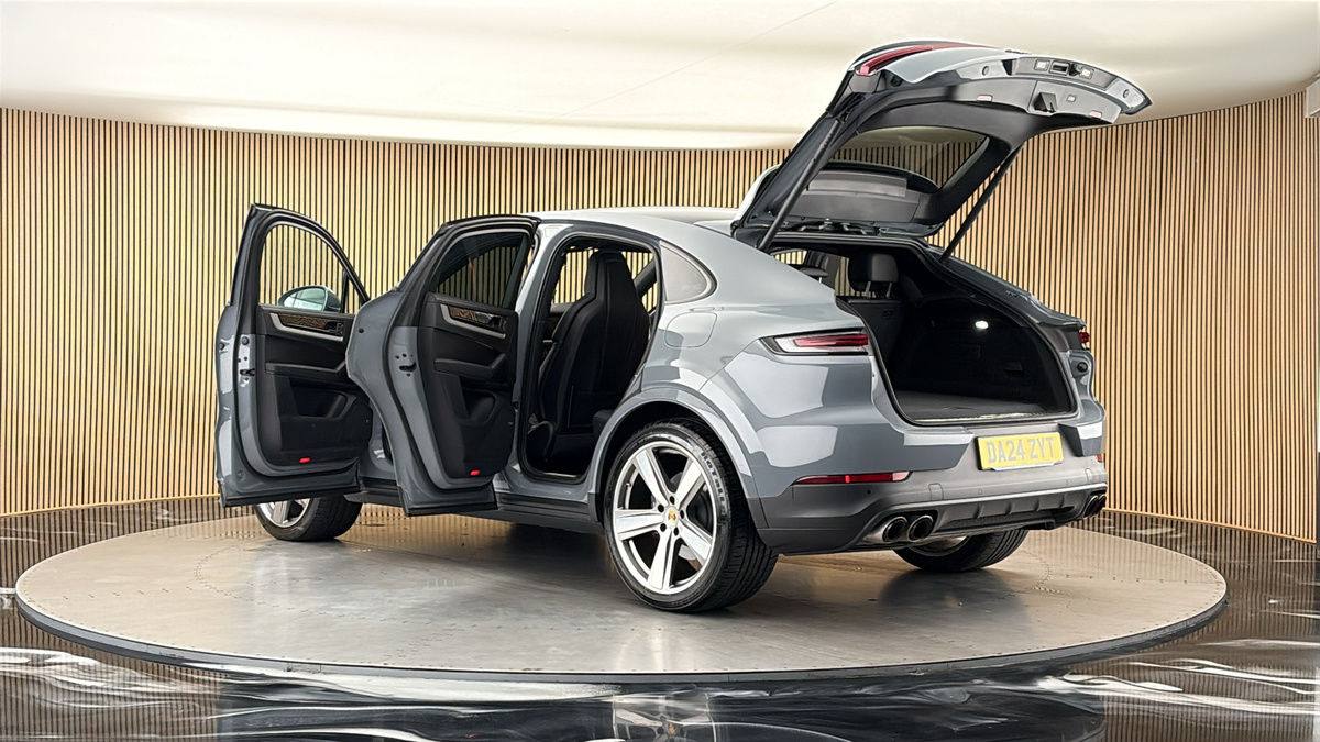 More views of Porsche Cayenne