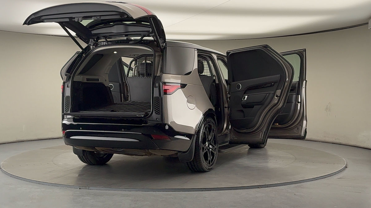 More views of Land Rover Discovery