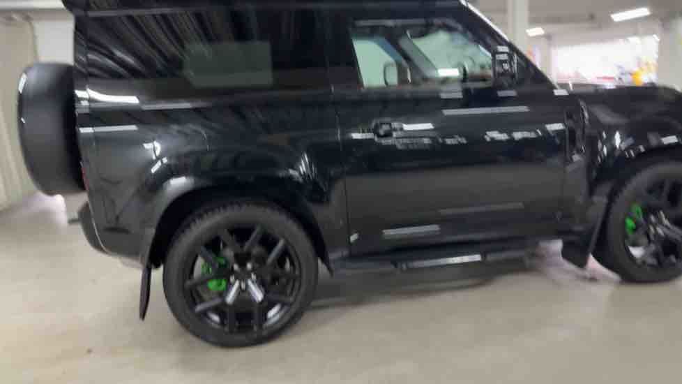 More views of Land Rover Defender 90