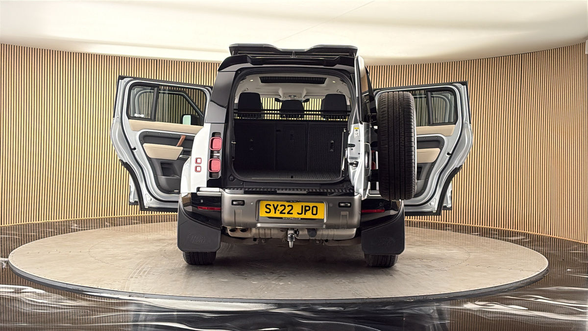 More views of Land Rover Defender 110
