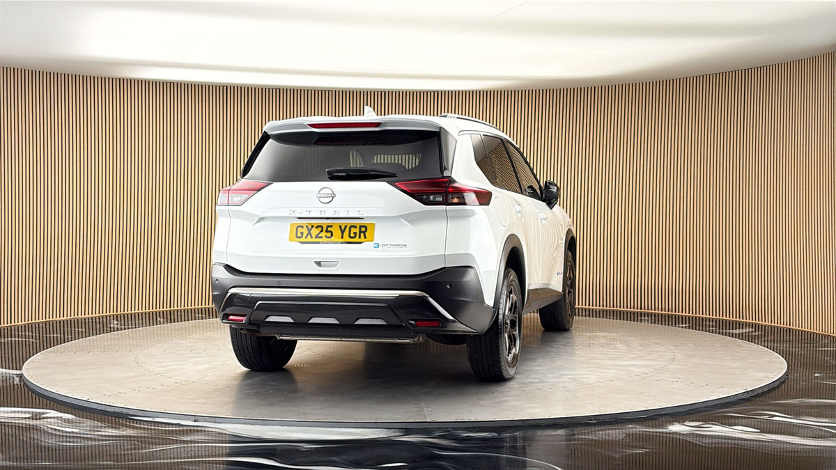 More views of Nissan X-Trail