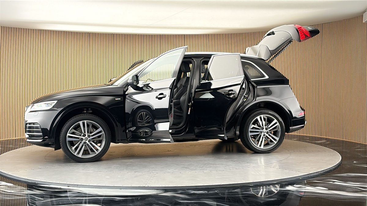More views of Audi Q5