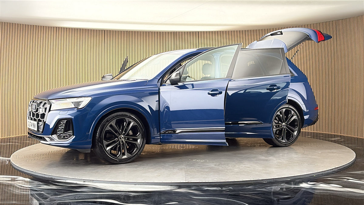 More views of Audi Q7