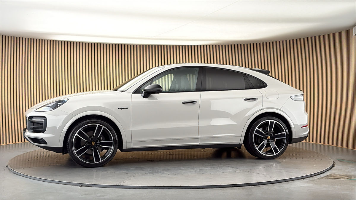 More views of Porsche Cayenne