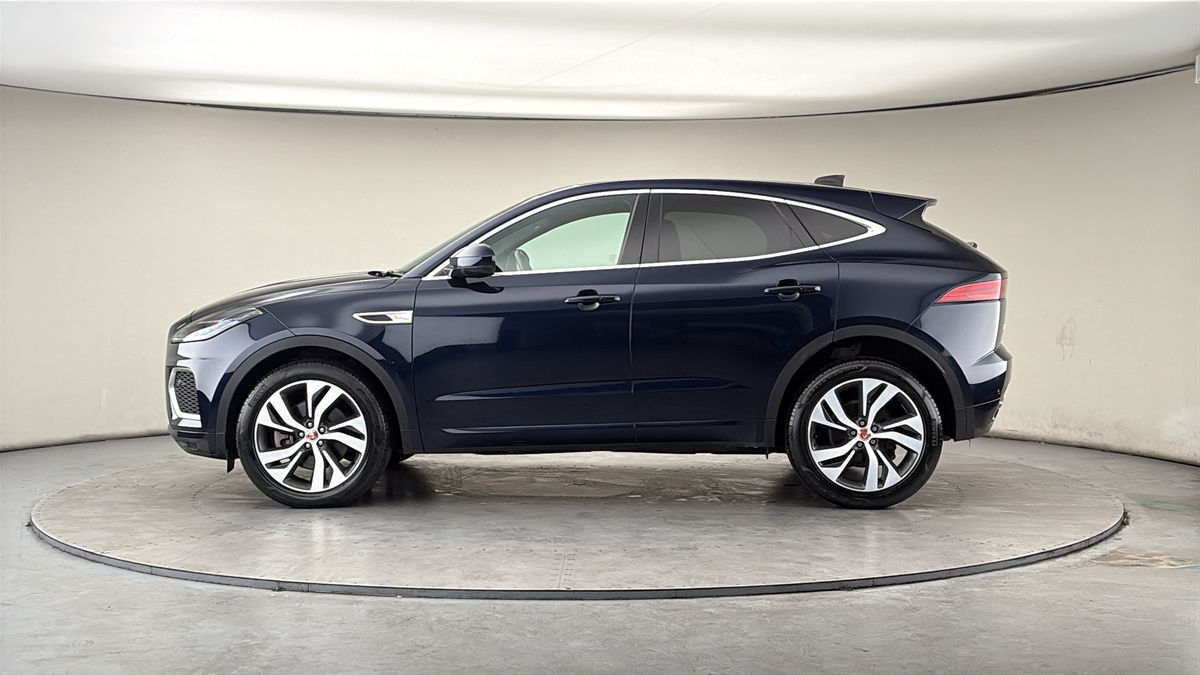Jaguar E-PACE Image 15