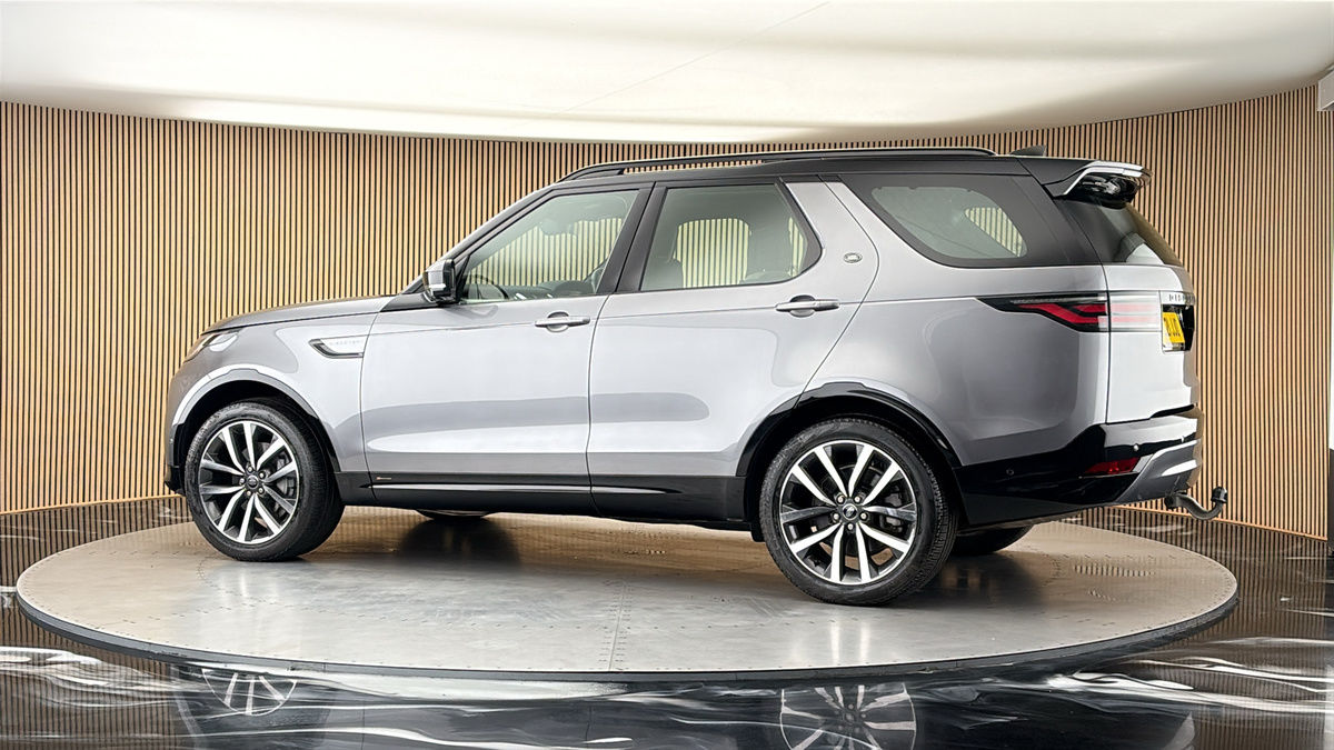 More views of Land Rover Discovery