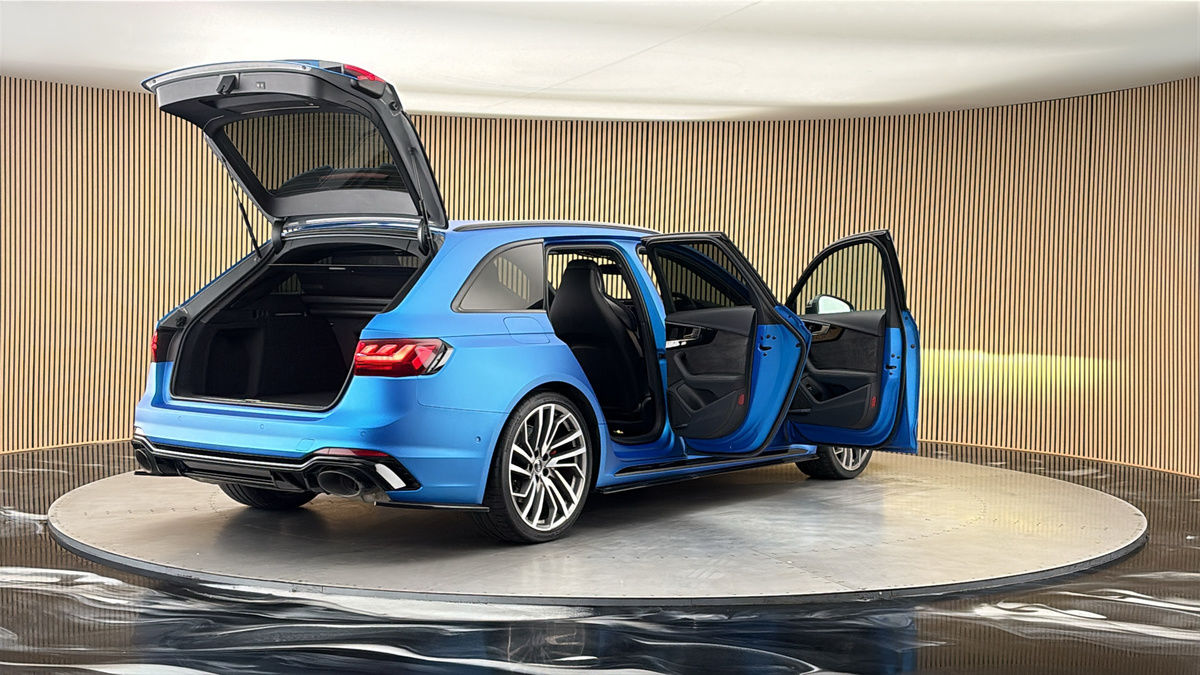 More views of Audi RS4 Avant