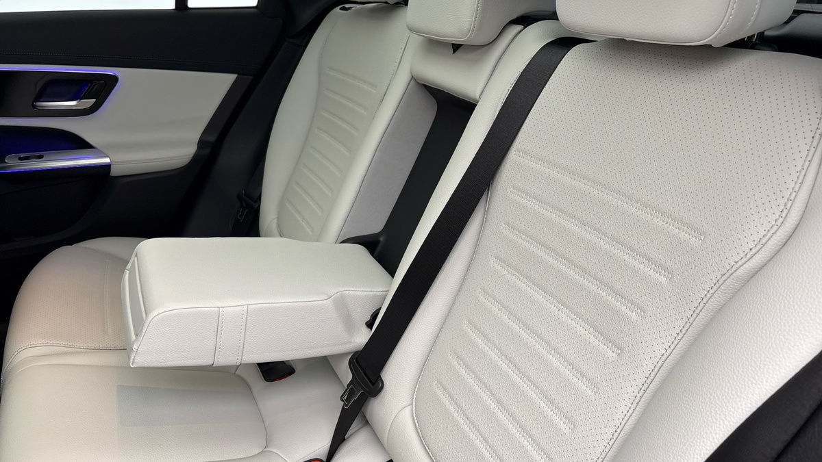Mercedes-Benz GLC Image 9