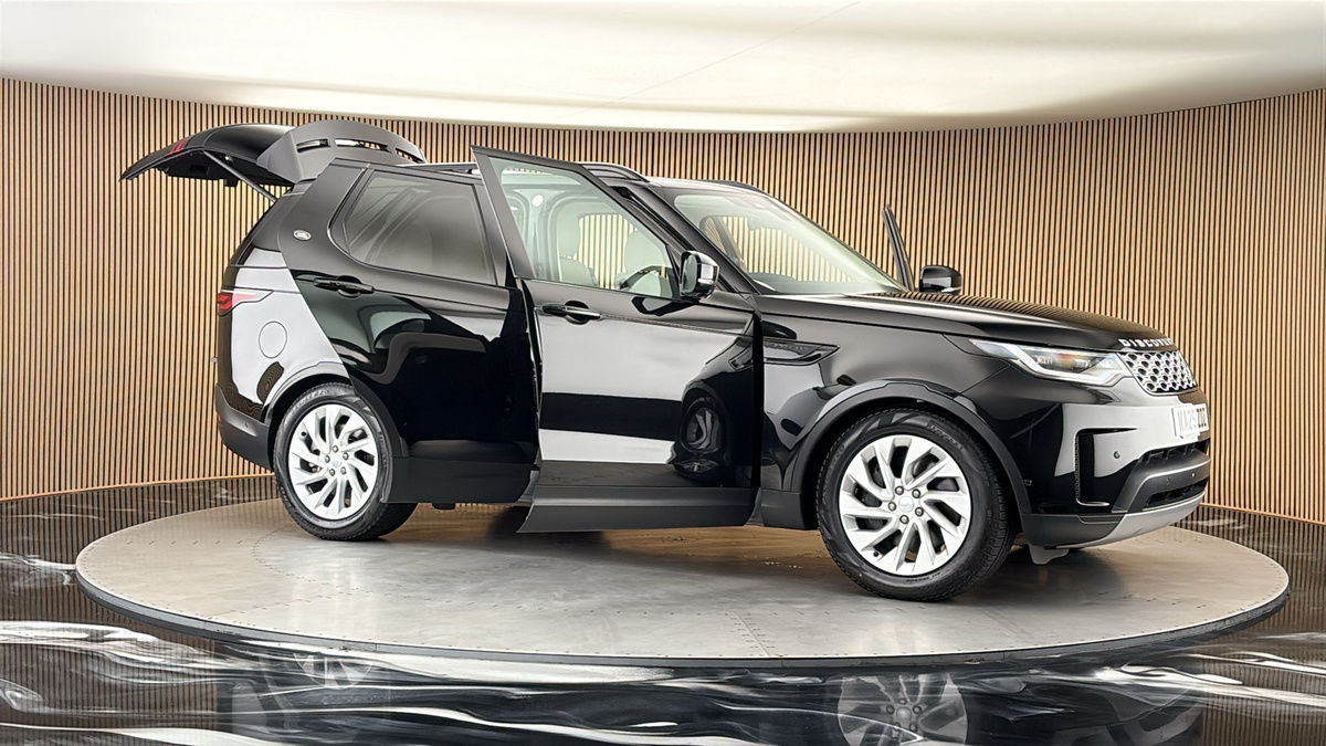 More views of Land Rover Discovery